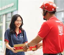 Be bắt tay Viettel Post