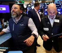 S&P 500, Nasdaq lập đỉnh mọi thời đại, chứng khoán Mỹ tăng vọt vượt mọi nỗi lo về thương mại