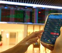 Khối ngoại mua ròng cao nhất 2 năm, VN-Index hướng về 1.400 điểm