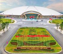 Từ trung tâm hội chợ lớn nhất miền Bắc, doanh nghiệp của tỷ phú Phạm Nhật Vượng đã “thần tốc” triển khai khu phức hợp thương mại với những kỷ lục chưa từng có