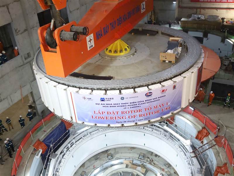 Hạ đặt thành công rotor tổ máy số 1 của công trình thủy điện mở rộng ...