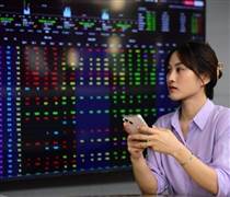 VN-Index lập đỉnh, tài khoản chứng khoán nhiều nhà đầu tư vẫn "chưa về bờ"