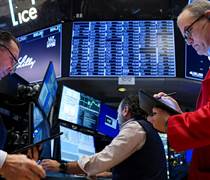 S&P 500 và Nasdaq lập đỉnh mới nhờ dữ liệu kinh tế và lợi nhuận doanh nghiệp khả quan