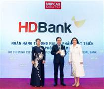 HDB: HDBank khẳng định vị thế với loạt giải thưởng ESG, ngoại hối và thanh toán quốc tế