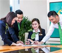 Giữa 'sóng' tinh gọn, loạt ngân hàng vẫn tuyển hàng trăm vị trí