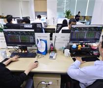 Lộ diện những cổ phiếu tăng giá 'sốc' đến hàng trăm %