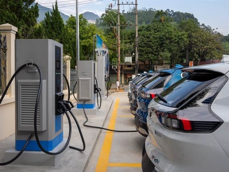 POW: Doanh nghiệp Nhà nước bắt tay Vingroup phát triển hệ thống trạm sạc xe điện thu hơn 20.600 tỷ từ bán điện sau 7 tháng