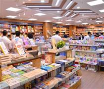Mùa tựu trường sôi động: Thị trường sách vở, dụng cụ học tập “nóng” từng ngày