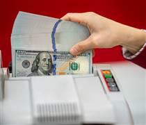 Ngân hàng tăng giá bán USD lên kịch trần