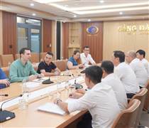 Lực lượng phòng vệ bờ biển Hoa Kỳ thăm và làm việc tại Cảng Đà Nẵng 