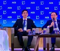 Tổng giám đốc ACB nói với sinh viên: 'AI không thay bạn, trừ khi bạn đứng yên'