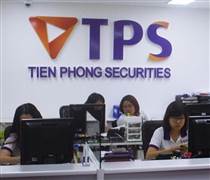 ORS: Cổ đông TPS thông qua phương án chào bán riêng lẻ gần 288 triệu cổ phiếu cho Ngân hàng TPBank, qua đó tăng vốn điều lệ từ gần 3.360 tỷ đồng lên gần 6.240 tỷ đồng.