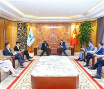 Chủ tịch Petrovietnam Lê Mạnh Hùng tiếp Đại sứ đặc mệnh toàn quyền Singapore tại Việt Nam, bàn chuyện hợp tác điện gió ngoài khơi
