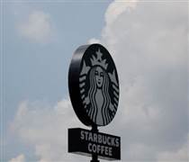 Chưa từng có trong lịch sử Starbucks: 200.000 nhân viên được tái cải tổ bài bản từ câu chào, 4 phút đã pha xong đồ uống, 95% đơn online giao đúng hẹn