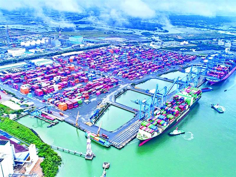 Tiềm năng trở thành trung tâm hàng hải thế giới