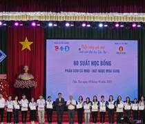 Phân bón Cà Mau tiếp tục “Thắp sáng ước mơ” sinh viên Đại học Cần Thơ