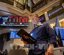 Phố Wall tạm biệt tháng 10 tích cực, Dow Jones có chuỗi tăng dài