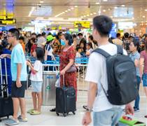 Khách tới sân bay tăng mạnh, các hãng hàng không lãi lớn