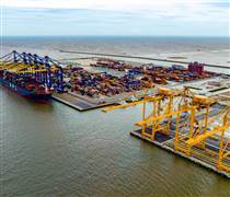 Doanh nghiệp hàng hải phân hóa giữa sóng gió