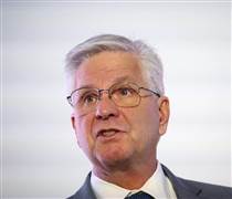 Ứng viên hàng đầu vị trí chủ tịch Fed lên tiếng, tiết lộ ‘lá phiếu ủng hộ’ cắt giảm lãi suất trong cuộc họp tới