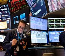 Phố Wall xanh nhẹ sau chuỗi ngày lao dốc: Chờ “bài kiểm tra” Nvidia và dữ liệu việc làm