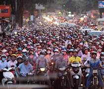 Hà Nội cấm xe máy xăng: Sức ép đè nặng 'gà đẻ trứng vàng' của VEAM