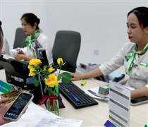 Nhiều ngân hàng siết phí từ tháng 12, tài khoản nhỏ dễ bị trừ tiền