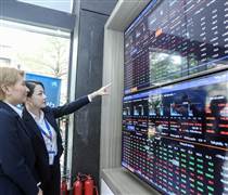 Chứng khoán phái sinh ngày 5/12: VN30-Index ngắt chuỗi tăng, giao dịch dè dặt khi gần mốc 2000 điểm