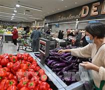 Mỹ: Chi tiêu tiêu dùng giảm tốc trước áp lực giá cả