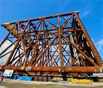 Công trình 3.000 tỷ cần hơn 13.000 tấn thép, huy động gần 1.000 kỹ sư và công nhân giữa biển khơi Việt Nam: Ai đứng sau?