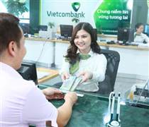 Khách hàng Vietcombank rút tiền, chuyển tiền, nộp tiền tại cửa hàng FPT chú ý biểu phí mới