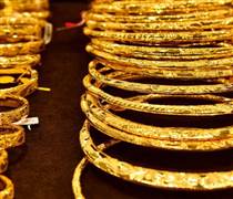 Giá vàng ngày 11/12: Trong nước, thế giới đảo chiều lao dốc