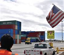 Thuế quan tăng, xuất khẩu Việt Nam sang Mỹ vẫn bật mạnh