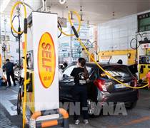 Giá dầu thế giới giảm 4% trong tuần qua do lo ngại dư cung