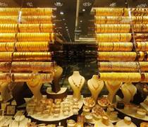 Giá vàng thế giới chạm mức cao nhất 7 tuần, giá bạc rời đỉnh lịch sử