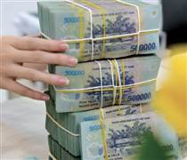 Vay nóng tiêu dùng cuối năm: Kiểm soát rủi ro lãi suất, tránh bẫy tín dụng đen