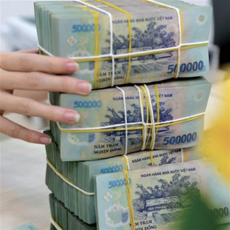 Vay nóng tiêu dùng cuối năm: Kiểm soát rủi ro lãi suất, tránh bẫy tín dụng đen