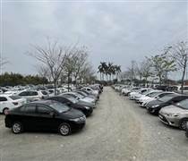 Ngân hàng thanh lý loạt ô tô 'giá hời' trước Tết: VinFast President chỉ 1,3 tỷ, xe chở tiền từ 60 triệu