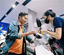 Vì sao xăng E10 khó bán dù đã thí điểm nhiều tháng?