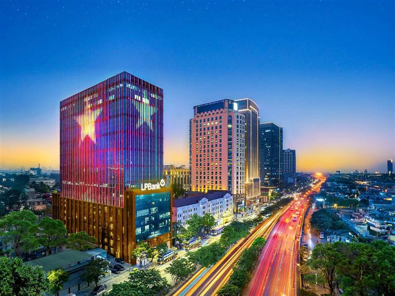 LPB: Ông Hồ Nam Tiến trở thành Chủ tịch HĐQT LPBank thay ông Nguyễn Đức Thụy