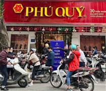 Giá bạc sụt giảm, nhiều người bỏ về vì quá khó mua