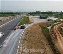 Bộ Xây dựng 'thúc' tiến độ xây trạm dừng nghỉ trên cao tốc Bắc - Nam