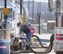 Thị trường dầu năm 2026 dự kiến sẽ dư cung sau khi giảm mạnh nhất kể từ năm 2020