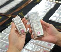 Giá bạc tiếp đà tăng mạnh
