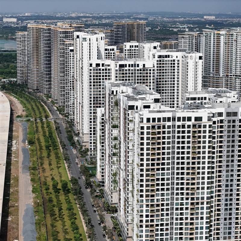 Sức cầu phục hồi mạnh, giao dịch nhà ở TP HCM tăng vọt