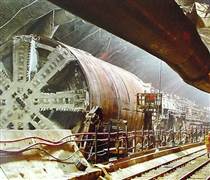 Kỳ tích cứu máy khoan hầm 50 triệu USD dưới lòng sông Dương Tử