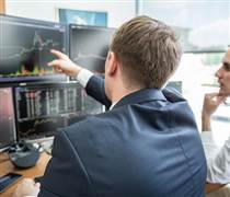 Khối ngoại bán ròng trong phiên VN-Index rung lắc, ngược dòng tung hơn 400 tỷ gom hai cổ phiếu bluechips