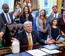 Ngài Donald Trump được tặng huy chương Nobel Hòa bình