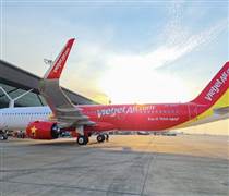 Chặng "vàng" sắp cạn chỗ, hành khách cần làm gì giữa "ma trận" giá cao?