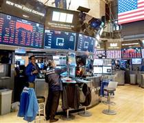 Phố Wall, chứng khoán thế giới “miễn nhiễm” trước biến động địa chính trị